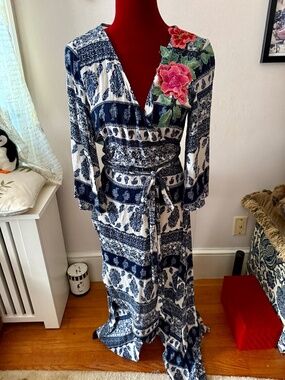 Aratta silent journey long Blue White Gown dress size 8